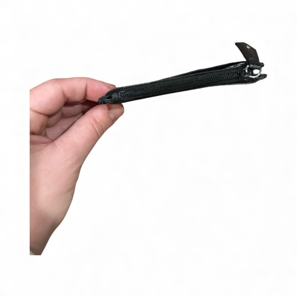 Vera Bradley Black and White Croc-Embossed Wallet - Picture 4 of 5